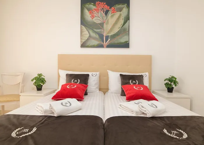 Maapartmentses Garden شقة
